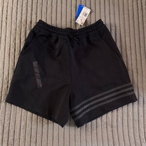 NEUCLASSICS SHORTS MENS size Small NWT